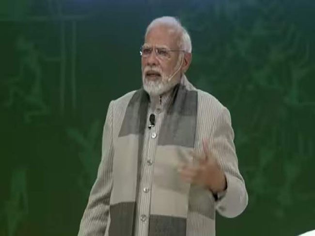 कॉपी केल्याने आयुष्य घडत नाही : पंतप्रधान मोदी