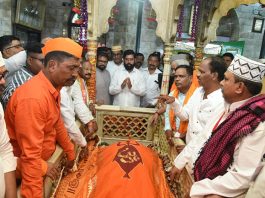 'मुख्यमंत्री झाल्यावर पहिल्यांदाच मलंगगडावर आलो'