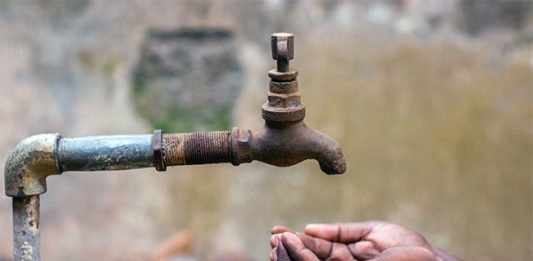 Nashik Water Crisis : नाशिककरांवर दुष्काळ! नागरिकांना भोगावी लागतेय पाण्याची चणचण