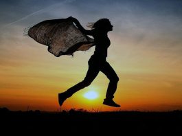 Women Power : महिलांनी आता रडायचे नाही, लढायचे!