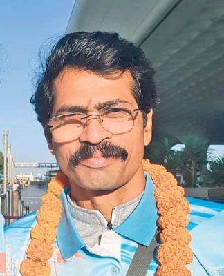 गिर्यारोहक संतोष दगडे यांनी केला माऊंट ‘एव्हरेस्ट’ सर
