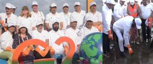 जुहू बीचवरील 'मेगा बीच-क्लीन अप इव्हेंट'मध्ये मुख्यमंत्र्यांचा सक्रिय सहभाग