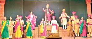 अजब कलाकृती ‘गजब तिची अदा’