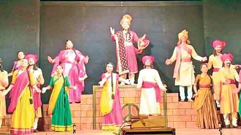 अजब कलाकृती ‘गजब तिची अदा’