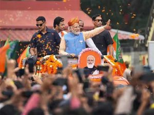 पंतप्रधानांच्या 'रोड शो' ला उत्स्फूर्त प्रतिसाद