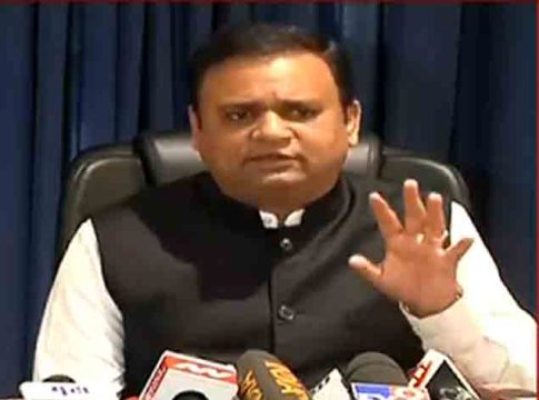 अध्यक्षांवर दबाव; लोकशाहीला घातक