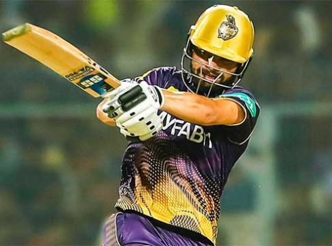 IPL २०२६ : क्या बात !  १५ वर्षानंतर महेंद्रसिंह धोनीचा विक्रम रिंकु सिंहने मोडला