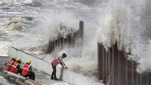 Biparjoy Cyclone : बिपरजॉयने बदलला मार्ग; रात्री धडकणार