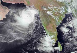 Cyclone Biperjoy : बिपरजॉय चक्रीवादळाची धडकी; कच्छ-सौराष्ट्रातील किनारपट्टीपासून १० किमीपर्यंतचा परिसर केला रिकामा