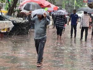 Mumbai Rain Update: मुंबईकरांना अवकाळी पाऊसाने झोडपले,  'या' भागात यलो अलर्ट