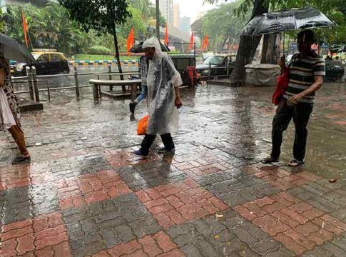 Rain of Mumbai : मुंबईकरांनो... आता छत्री घेऊनच घराबाहेर पडा!