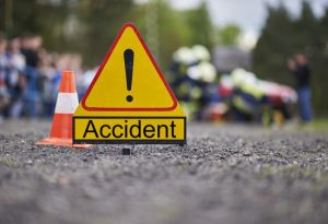 Accident: कर्नाटकात भीषण रस्ते अपघात, उभ्या असलेल्या लॉरीला ट्रॅव्हलरची धडक, १३ जणांचा मृत्यू