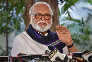 Ladaki Bahin Yojana : ‘…तर लाडक्या बहिणी लाटणे घेऊन मागे लागतील’