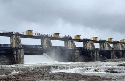 Pune News : पुणेकरांसाठी आनंदवार्ता! पाणीपुरवठा करणाऱ्या धरणात मोठ्या पटीने वाढ