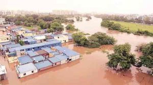 राज्य सरकारचा पूरग्रस्तांना मोठा दिलासा: मृतांच्या कुटुंबियांना ४ लाख, गुरांसाठीही मदत