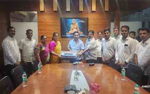 Nitesh Rane: नितेश राणे यांच्या हस्ते संगणक वाटप