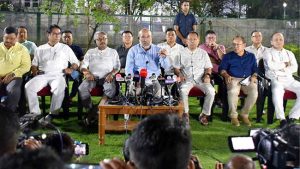 Manipur : मणिपूर सरकारचा पाठिंबा मित्रपक्षाने काढला