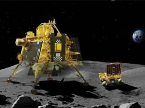Moon South pole temperature : चांद्रयानाने पाठवली चंद्राच्या दक्षिण ध्रुवावरील तापमानाची माहिती