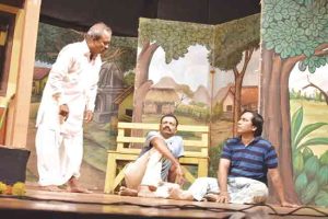 Gaav tasa changla : नाटक तसं चांगलं, पण उत्सवांना टांगलेलं...!