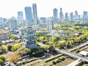 मुंबईच्या प्रगतीसाठी सुरक्षितता महत्त्वाची
