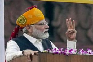 पुढील वर्षी लाल किल्ल्यावर मोदीच तिरंगा फडकवणार...