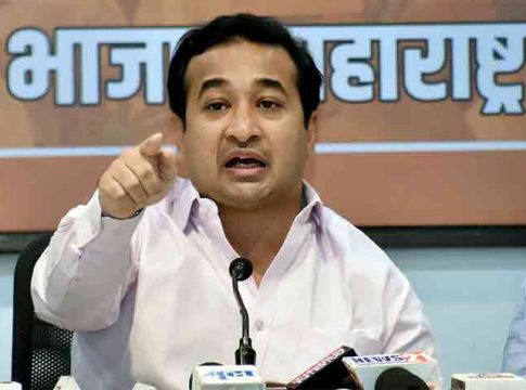 Rahul Gandhi flying kiss : संजय राऊत आणि त्याच्या मालकाचा मुलगा कायम जादूच्या झप्प्याच देत बसतात आणि...