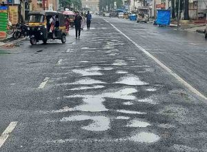 पुण्यातील खड्ड्यांच्या तक्रारीसाठी महापालिकेचे पाऊल