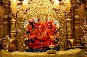 Siddhivinayak Temple: सिद्धिविनायक मंदिरात आजपासून हार, नारळ अर्पण करण्यावर बंदी