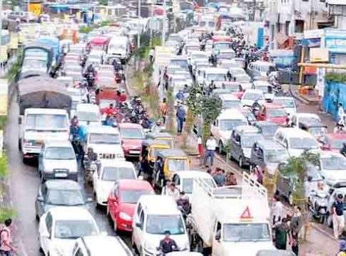 Delhi News : जुन्या वाहनांना दिल्लीत पेट्रोल, डिझेल मिळणार नाही