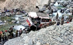 लडाखमध्ये लष्कराच्या वाहनाला अपघात, ९ जवान शहीद