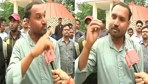Talathi Exam Amravati : एक वर्षाच्या तान्ह्या मुलाला घरी ठेवून आई आली होती तलाठीची परीक्षा द्यायला...