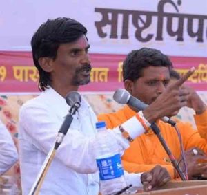 Maratha and Dhangar Reservation : मराठा समाज धनगरांच्या पाठीशी; आरक्षण घेतल्याशिवाय गप्प बसायचं नाही