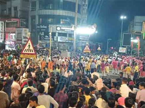 Pune Ganeshotsav : पुण्यातील सार्वजनिक गणेश विसर्जन मिरवणुका अजूनही सुरुच