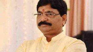 Ravindra Vaikar : अखेर ईडीने घरावर छापेमारी केलीच! ठाकरे गटाचे रवींद्र वायकर सापडले कचाट्यात