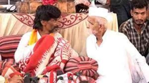 Sambhaji Bhide : संभाजी भिडे मनोज जरांगेंच्या भेटीसाठी अंतरवाली सराटी गावात...