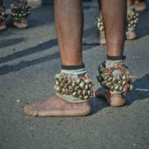 एक अनोखी प्रथा..., पायाला घुंगरू बांधुन नाचल्याशिवाय होत नाही मान्य
