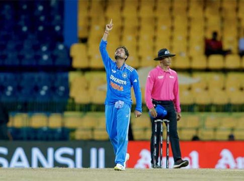 Kuldeep Yadav: कुलदीप यादवने दिग्गज क्रिकेटर्सना टाकले मागे, रचला इतिहास