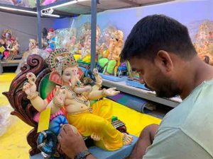 शाडूच्या मूर्तीना भक्तांकडून पसंती