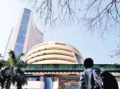 Prahaar Stock Market: आयटी घसरणीचे 'सेल ऑफ' अस्थिरता निर्देशांक ५.५९% वर उसळला ! शेअर बाजारात पहिल्याच दिवशी घसरणीमुळे गुंतवणूकदारांचे नुकसान