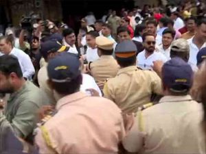 INDIA Alliance : जमावबंदी असताना 'मी पण गांधी' रॅली काढणार्‍या इंडिया आघाडीचे कार्यकर्ते पोलिसांच्या ताब्यात...
