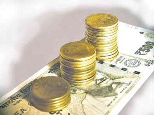 Employment : श्रीमंत वाढले, पण रोजगार घटले...