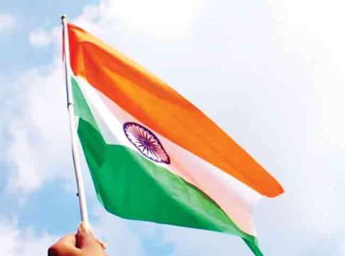 हे राष्ट्र देवतांचे