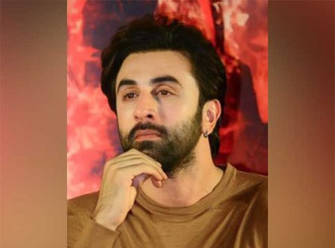 Ranbir Kapoor : धार्मिक भावना दुखावल्याच्या आरोपाखाली रणबीर कपूरविरोधात तक्रार दाखल