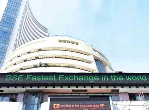  शेअर बाजारात सलग चौथ्यांदा वाढ बँक Stocks धूमधडाक्यात आयटीत मात्र दबाव