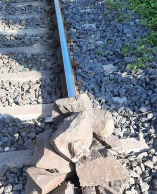 Pune: पुण्यात घातपाताचा प्रयत्न, मात्र रेल्वेच्या सतर्कतेने धोका टळला