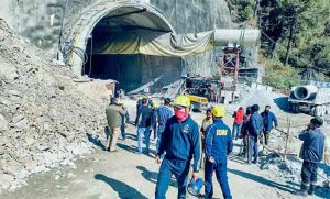Uttarakhand tunnel collapsed : उत्तरकाशी बोगदा दुर्घटनेत २४ तासांनंतरही बचावकार्य सुरुच