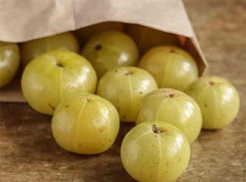 Health: त्वचेसाठी वरदान आहे आवळा, दररोज खाल्ल्याने मिळतील हे फायदे