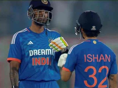 IND vs AUS: कर्णधार सूर्यकुमारची जबरदस्त खेळी, पहिल्या टी-२०मध्ये भारताचा विजय