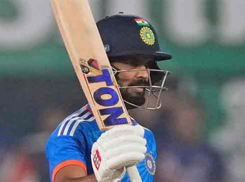 IND Vs AUS 3rd T20: गायकवाडचे नाबाद शतक, भारताचे ऑस्ट्रेलियाला २२३ धावांचे आव्हान