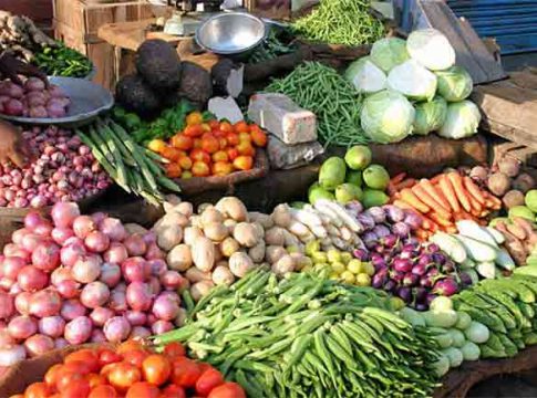 Rise in Price of Veggies : गारपिटीमुळे भाज्यांचे नुकसान; आवक कमी झाल्याने भाज्या महागल्या